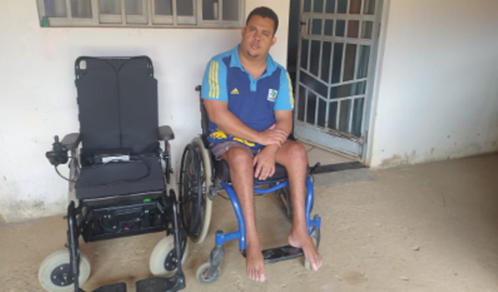 Ajude na compra de 2 baterias, para cadeira de rodas motorizada.