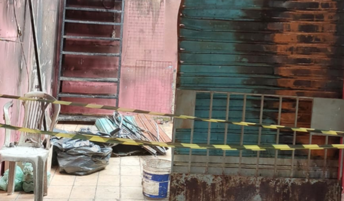 Reconstrução das lojas incendiadas na feira da C.O