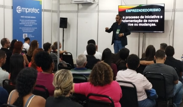 Palestras Beneficientes em Escolas
