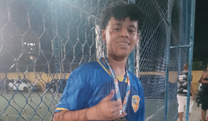 Para viajar com a escola de futebol que eu jogo , pois como o valor é alto para hospedagem meus pais não tem condições 