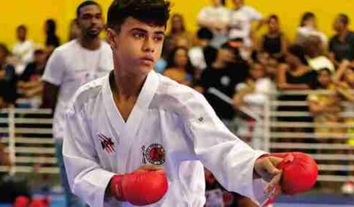 Ajude um atleta ir ao campeonato mundial de karate na Argentina 