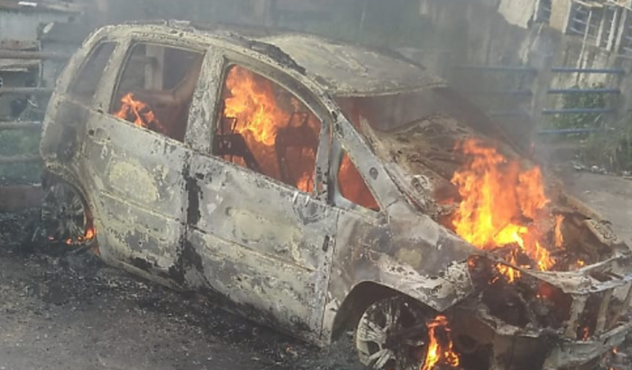 Toda ajuda é bem vinda.O carro era uma ferramenta de trabalho.