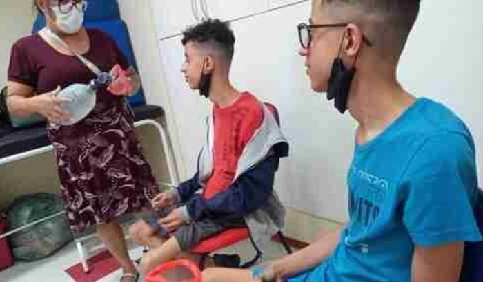 Consulta em São Paulo para os gêmeos com Distrofia Muscular