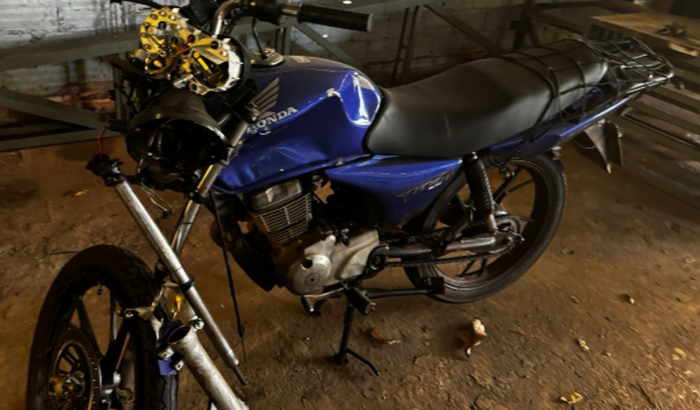 Ajude moises a concerta a moto para da entrada no carro
