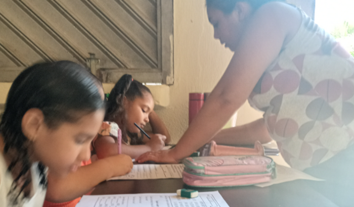 5 Cadeiras escolar universitária