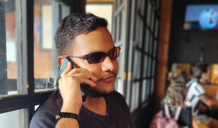 Aposenta o microfone da tortuguita do Guilherme