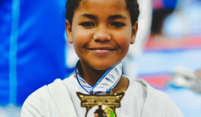 Lara precisa continuar na luta