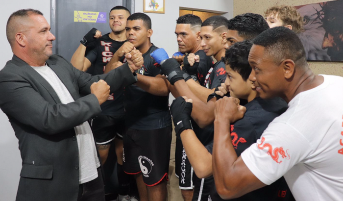 AJUDE A EQUIPE DRAGÕES LEAIS A DISPUTAR O CAMPEONATO BRASILEIRO DE KICKIBOXING 