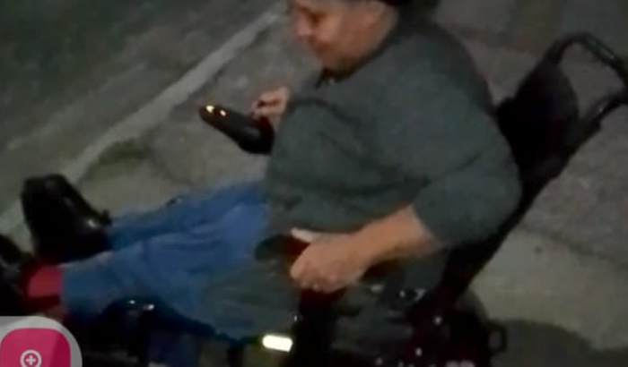 Urgente: Conserto da cadeira de rodas de Márcia