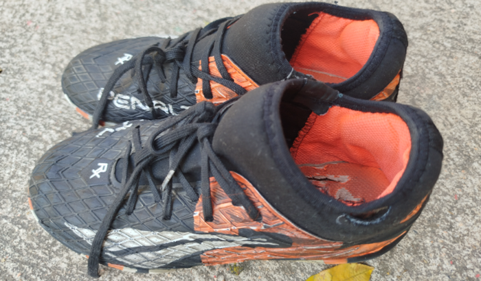 Chuteira nova urgente: Sonho de goleiro!