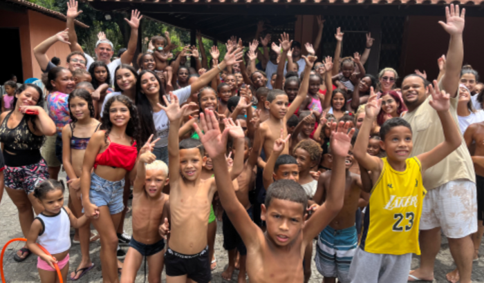 Faça uma criança feliz / dia das crianças - Cidade de Deus
