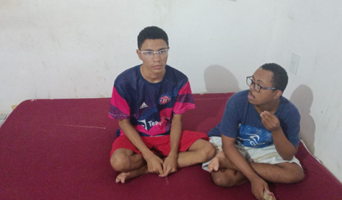 Me ajudem a voltar para casa com meus filhos