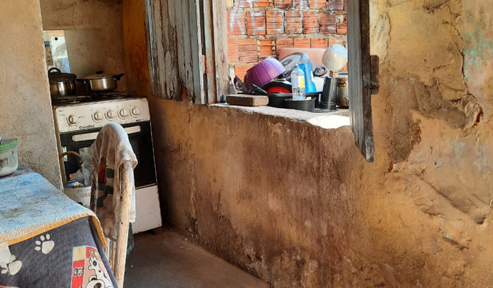 ajeitar a casinha da minha mãe que trabalha como doméstica