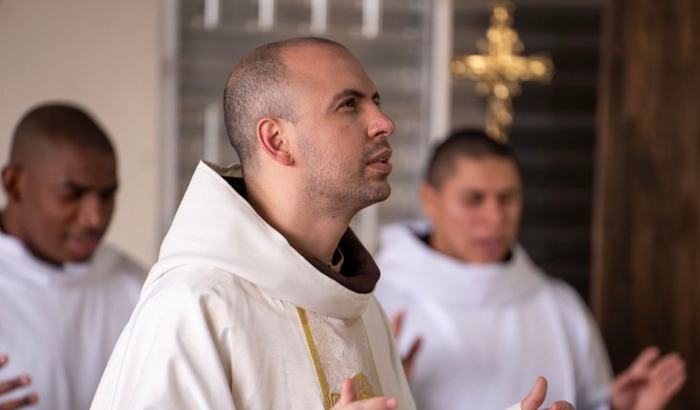 AJUDE A MANTER A MISSÃO DIVINA DA PÁGINA