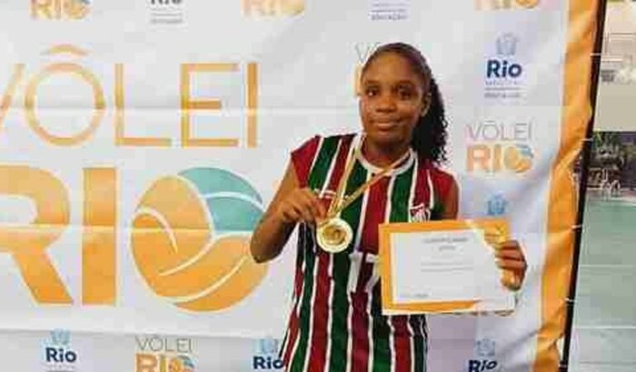 AJUDE UMA JOVEM ATLETA NEGRA DO VOLEI