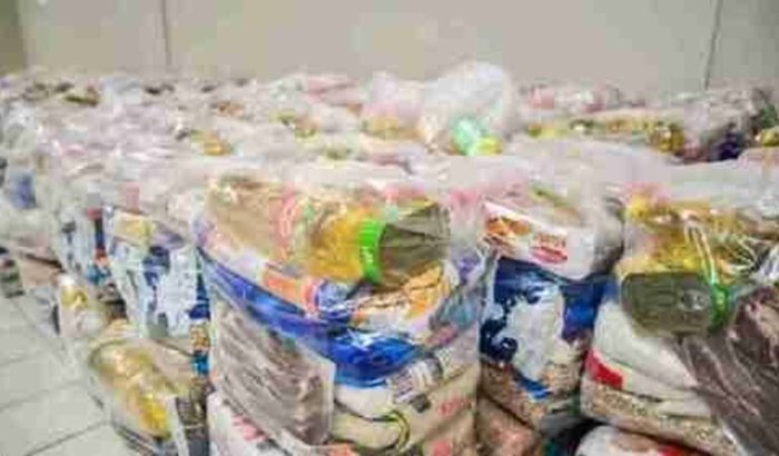 AJUDAR ARRECADAR DINHEIRO PRAS AJUDAR AS FAMÍLIA CARENTE 