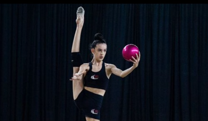 Ajuda para a ginasta Jojo competir no Chile no final  outubro 