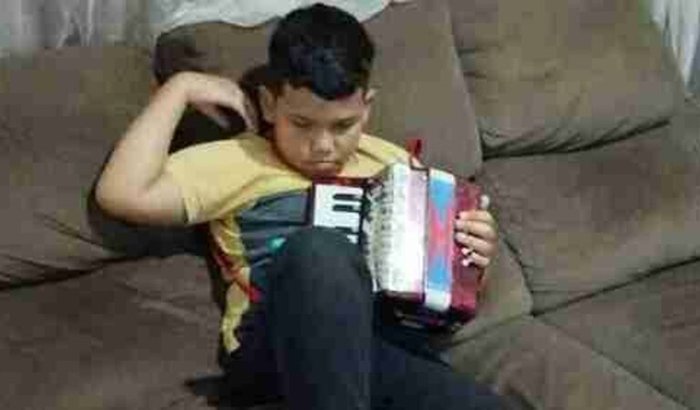 Vamos realizar o sonho do Matheus com uma sanfona de verdade!