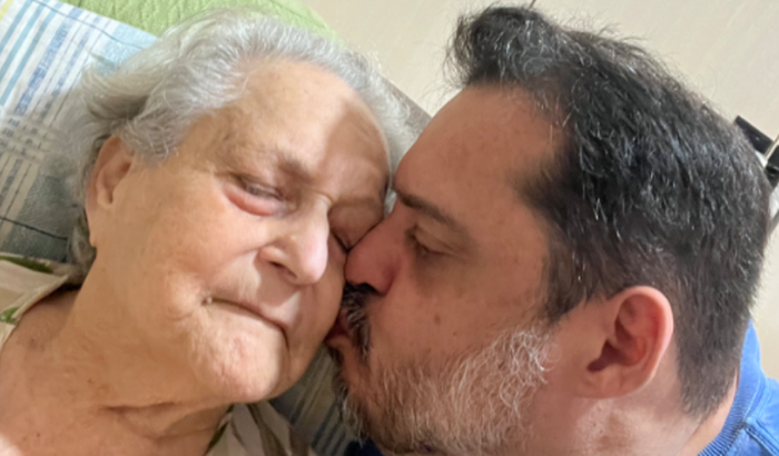 Por 10 anos cuidei  da minha mae de 93 anos 