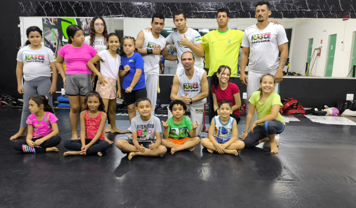 Ajuda para comprar uniformes de projeto social 