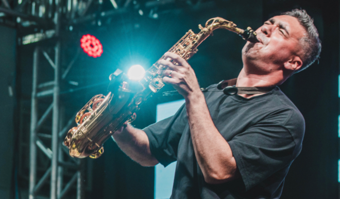 Ajuda pra comprar um Saxofone que foi roubado