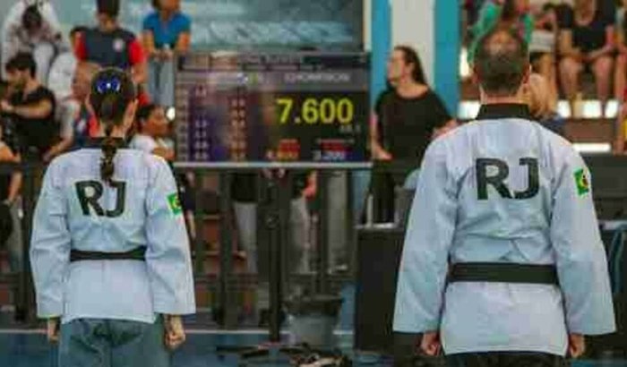 Medalhistas mundiais em busca de apoio