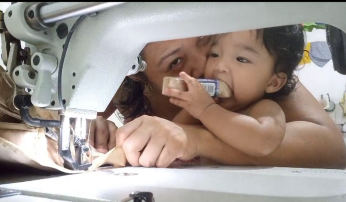 Ajude uma mãe a trabalhar!