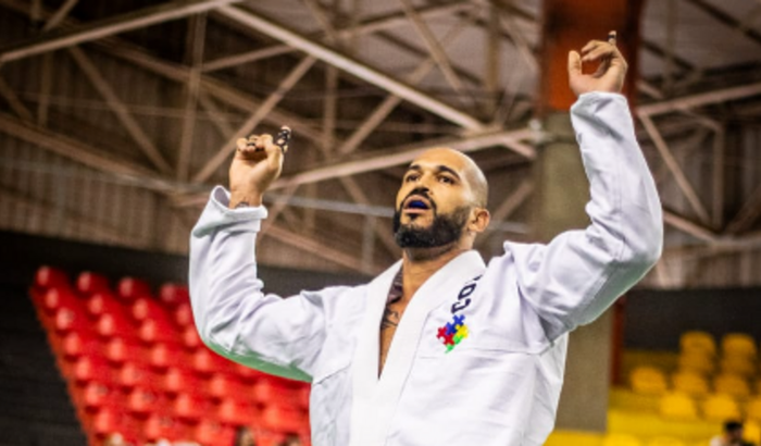 Ajude o Fernando a participar de Competição Internacional