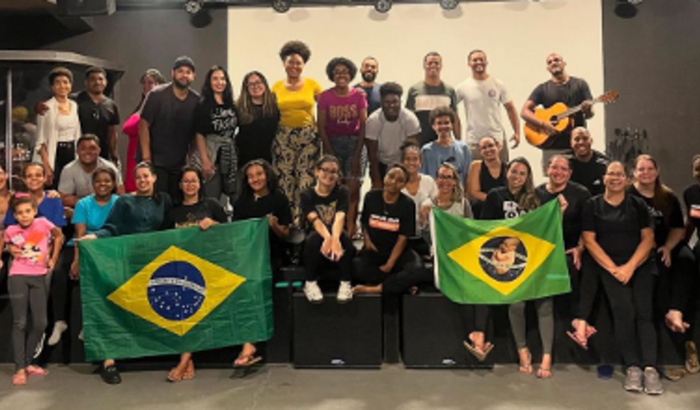 Ajude o teatro a comprar  os 7  headset microfone sem fio