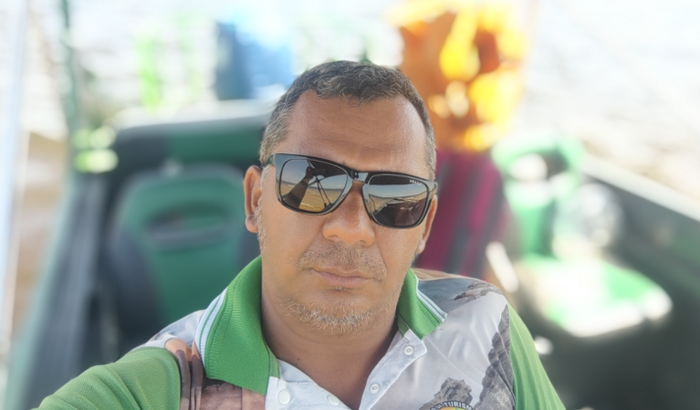 Comprar uma lancha pro capitão Black