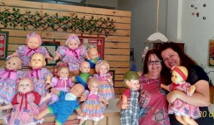 Restauração de bonecas para doação