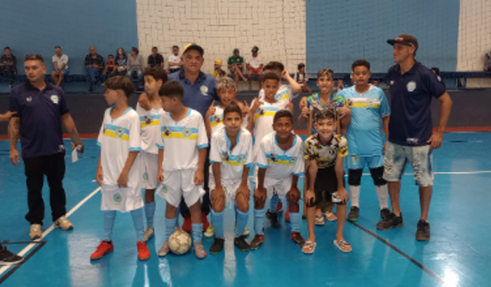 Uniformes para o Futuro: Apoie a Base do A.E Manos