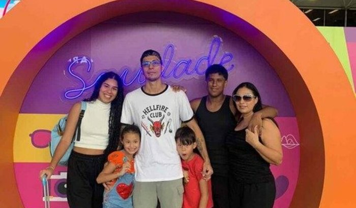 me ajude a rever minha família 