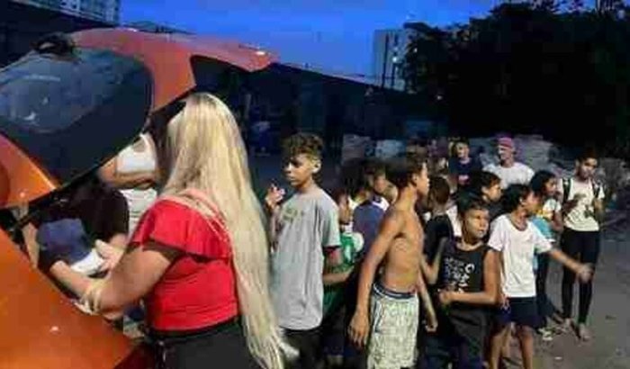 Mobilizando Amor: Um Veículo para Doações e Resgates