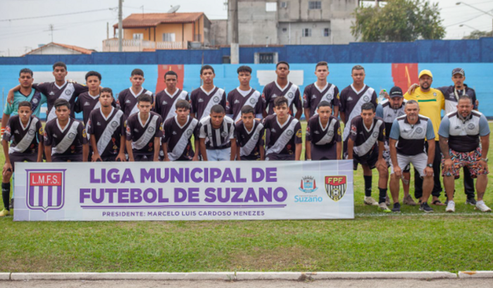 Fogos e churrasco para o Sub-17