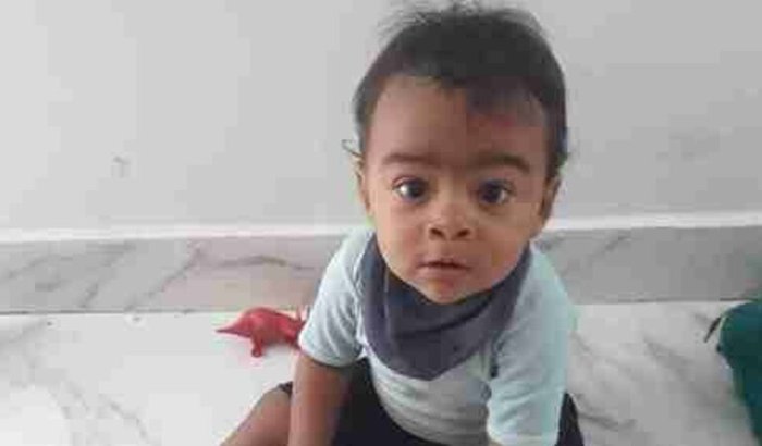 Ajuda com fraldas e leite