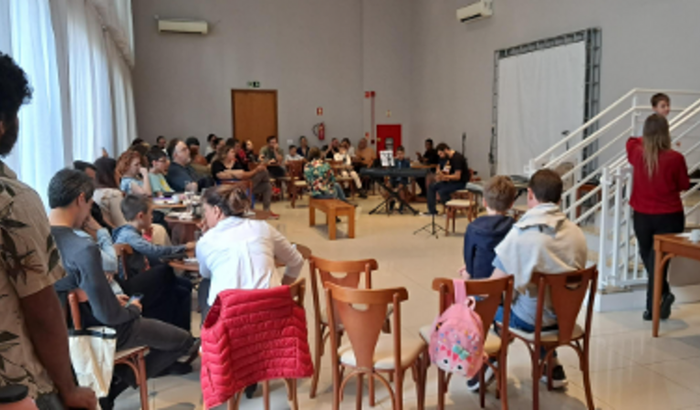 EQUIPAMENTOS PARA O SARAU DO DIMI