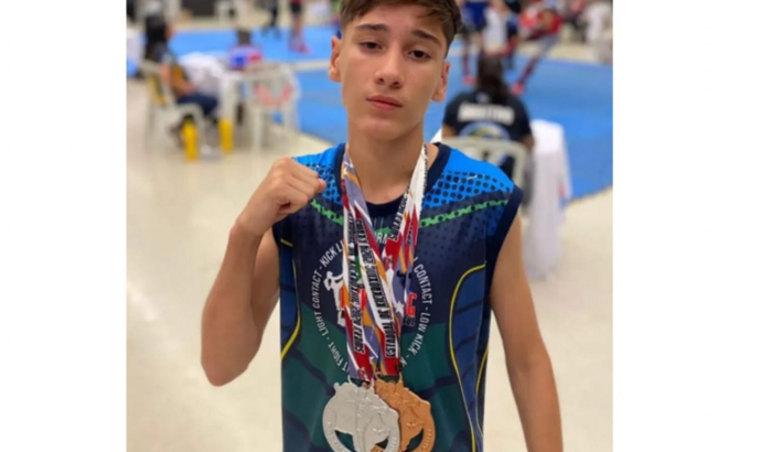 Ajude o hadrian a ir competir na copa Brasil de kickboxing