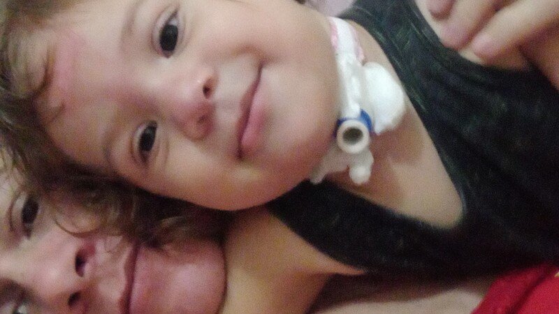 AJUDA DE CUSTOS   DE KELLY E SUA BEBÊ  ISIS ELENA