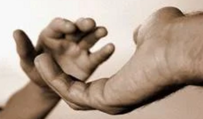 Apoie o sonho da Thami de ser voluntária Além Mar