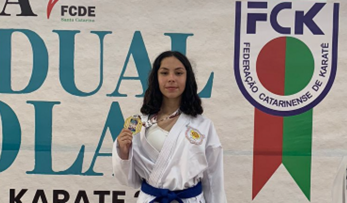 Para participar do Campeonato Brasileiro de Karatê Escolar em Recife 