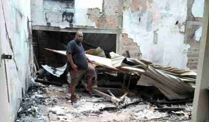 Ajude o Aldo a reconstruir a  Decorarte.