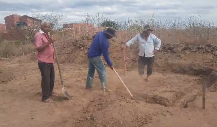 Ajuda para construir um templo da Igreja Ass: de Deus M.n Resgatando Alma em campo Alegre de Lourdes Bahia