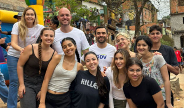 Ajude os estudantes do GDV a transformarem a vida de uma família