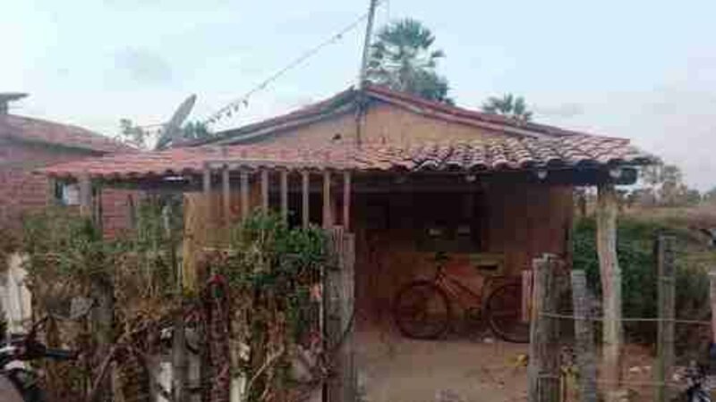 imagem da vaquinha Ajude uma mãe solteira com 3 filhas construir a casa dela