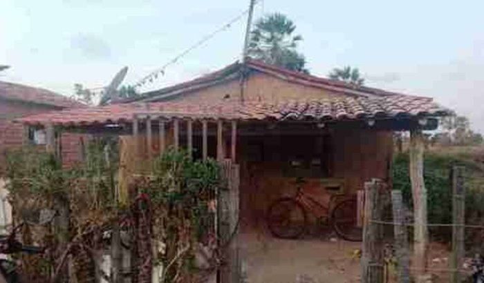 Ajude uma mãe solteira com 3 filhas construir a casa dela
