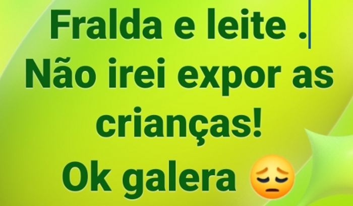 Ajudar 2 crianças com fralda e leite.