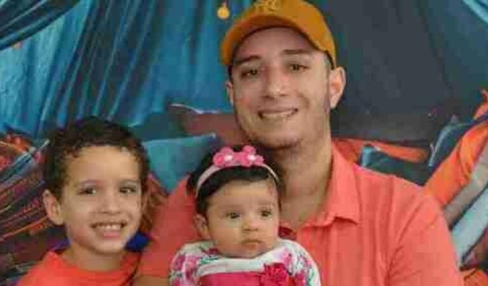 Para ajuda na cirurgia de um tumor na coluna