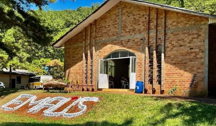 Campanha para troca telhado salão de reuniões do Emaús