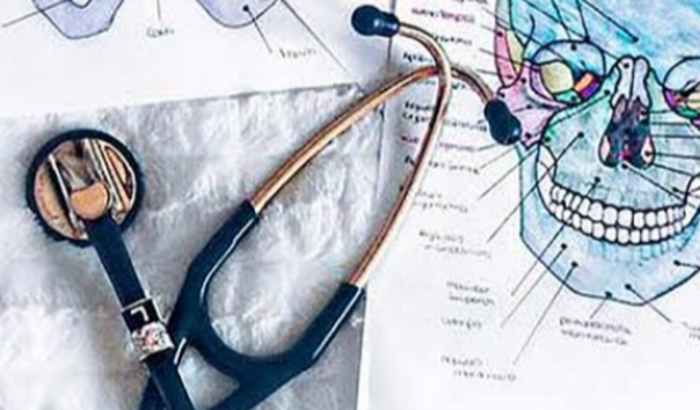 Vakinha solidária para custear curso de medicina